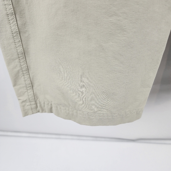 Patagonia Pants Womens 14 Beige Capri Stretch All Wear Nylon Blend (34x22) - Picture 7 of 10